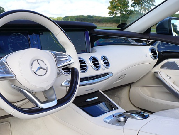 mercedes interiror with white leather